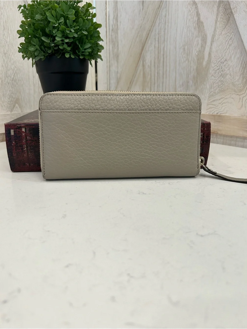 kate spade taupe pebble leather logo wallet